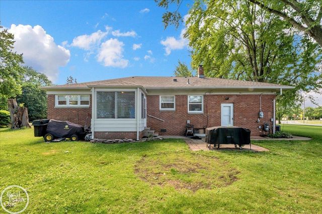 49741 Jefferson Avenue, Chesterfield, MI 48047