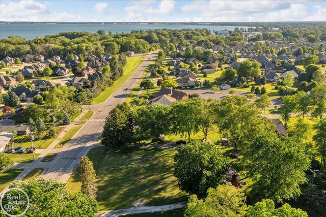 49741 Jefferson Avenue, Chesterfield, MI 48047