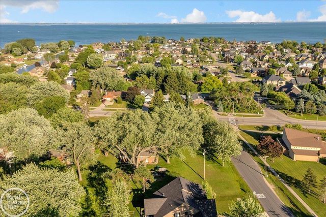 49741 Jefferson Avenue, Chesterfield, MI 48047