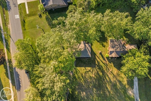 49741 Jefferson Avenue, Chesterfield, MI 48047