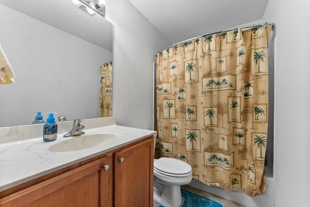 215 Misty Ln Lane, Colona, IL 61241