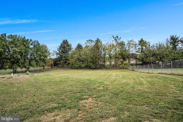 2143 NEWVILLE ROAD, Carlisle, PA 17015