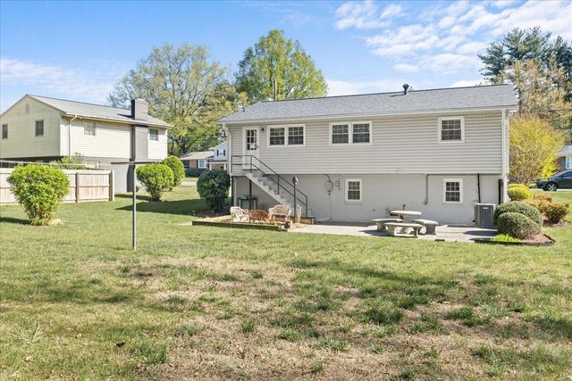 5019 Keithwood DR, Roanoke, VA 24018
