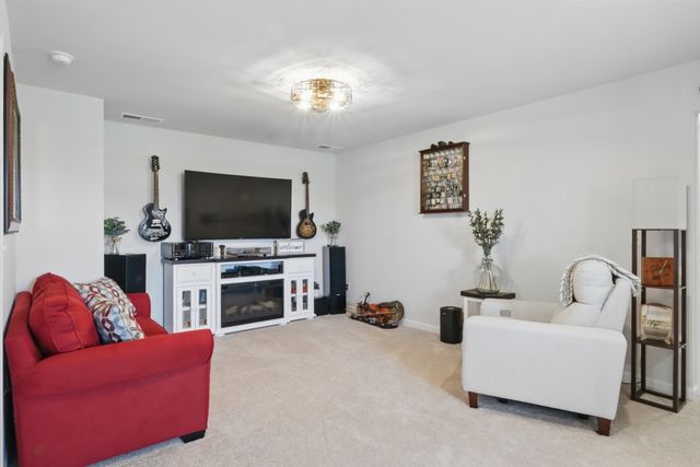 7005 Belmont Dr, Spring Hill, TN 37174