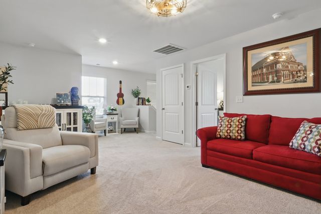 7005 Belmont Dr, Spring Hill, TN 37174