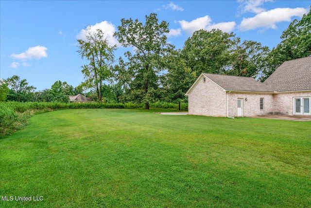 21 Nelson Drive, Holly Springs, MS 38635