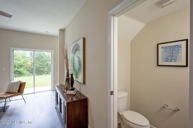 883 CAPITOL Parkway, Jacksonville, FL 32218