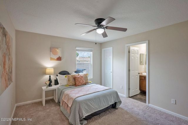 883 CAPITOL Parkway, Jacksonville, FL 32218