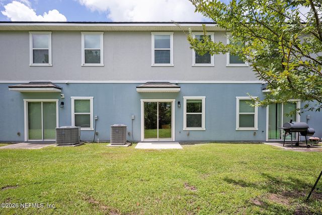 883 CAPITOL Parkway, Jacksonville, FL 32218