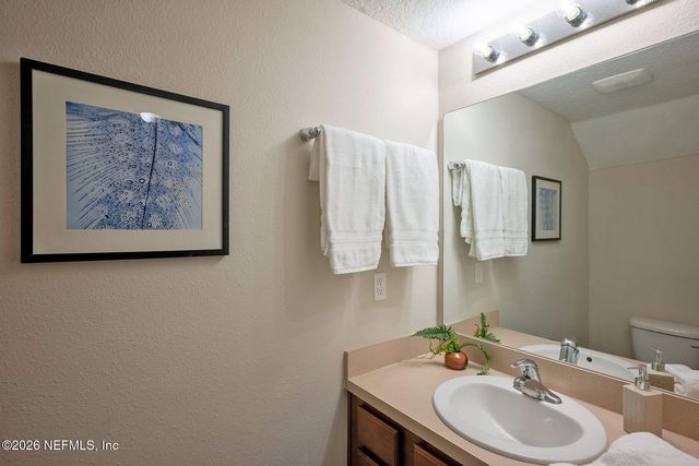 883 CAPITOL Parkway, Jacksonville, FL 32218