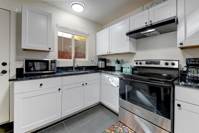 1112 Calle Madera, Bernalillo, NM 87004