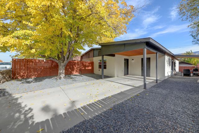 1112 Calle Madera, Bernalillo, NM 87004