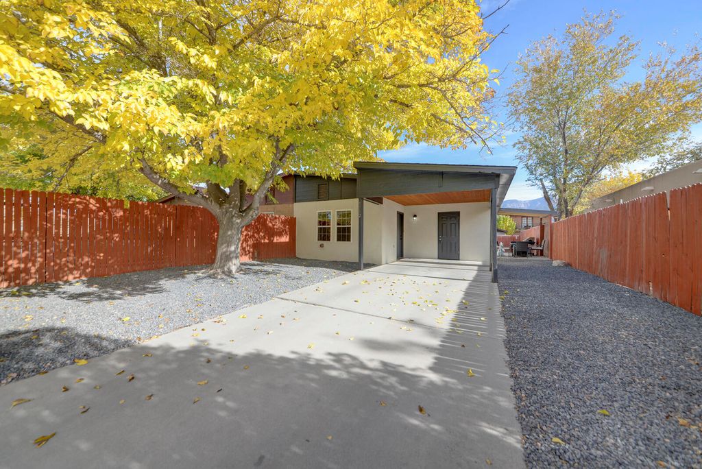 1112 Calle Madera, Bernalillo, NM 87004