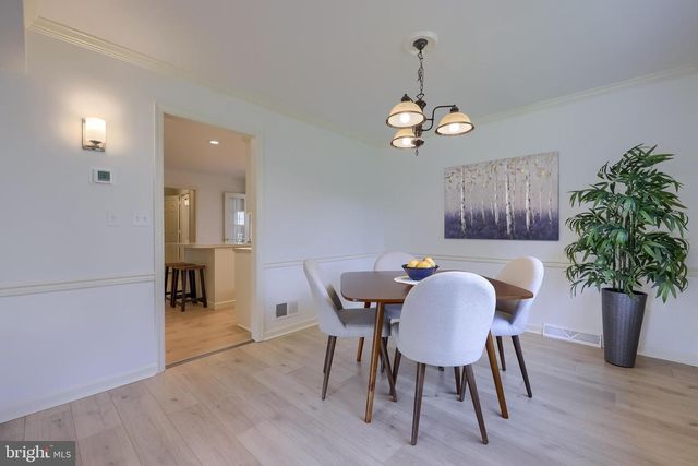 1 BROOKWOOD DR, Lititz, PA 17543
