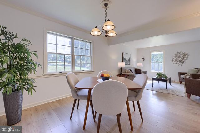 1 BROOKWOOD DR, Lititz, PA 17543
