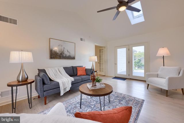 1 BROOKWOOD DR, Lititz, PA 17543
