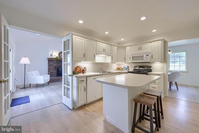 1 BROOKWOOD DR, Lititz, PA 17543