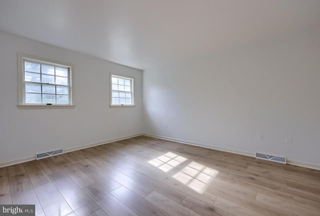 1 BROOKWOOD DR, Lititz, PA 17543