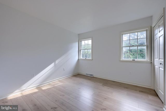 1 BROOKWOOD DR, Lititz, PA 17543