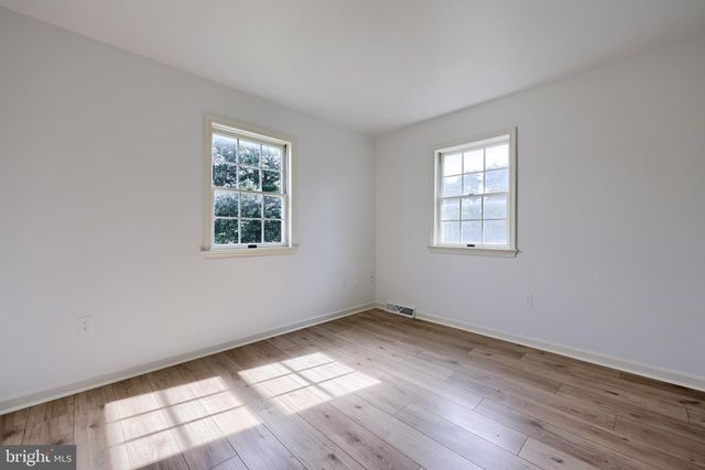 1 BROOKWOOD DR, Lititz, PA 17543
