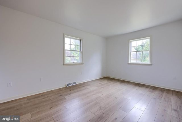1 BROOKWOOD DR, Lititz, PA 17543