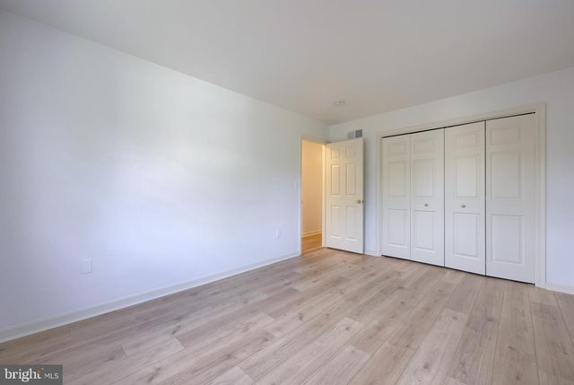 1 BROOKWOOD DR, Lititz, PA 17543