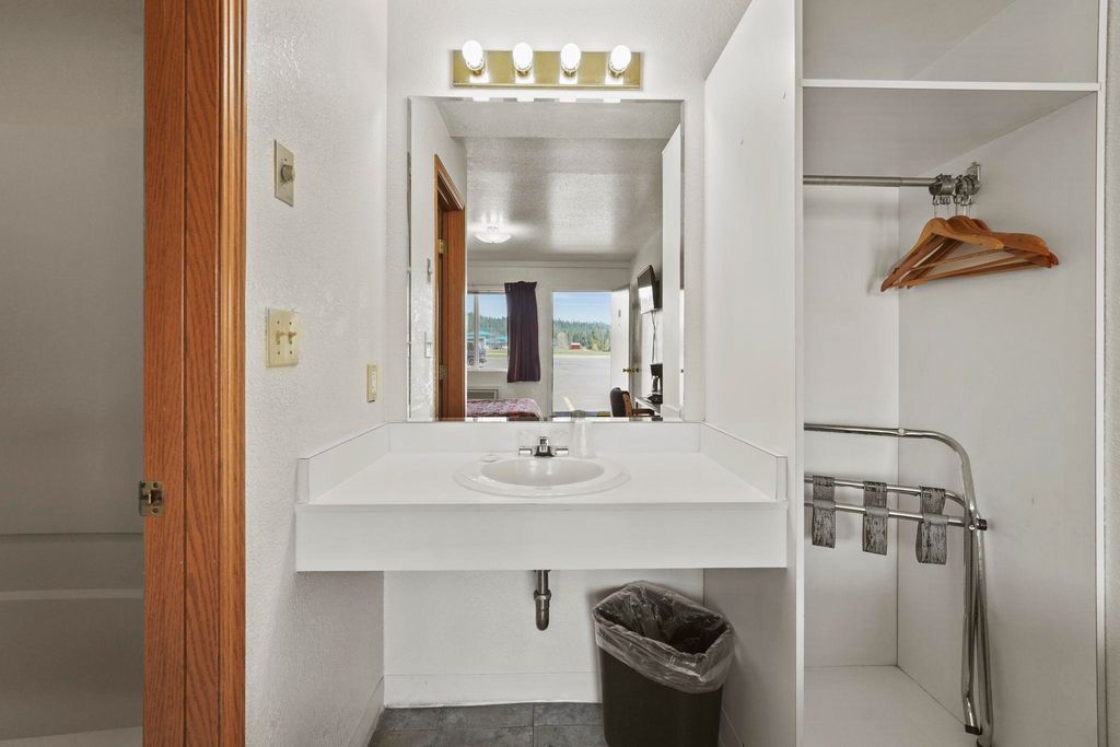 924 W Highway 2 Hwy, Newport, WA 99156 photo 25