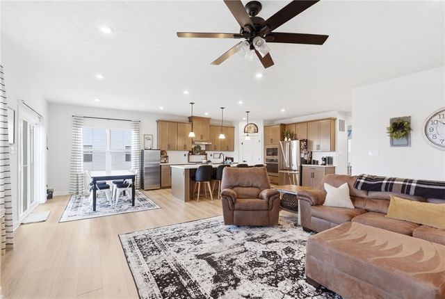 2016 Creswell Drive, Beavercreek, OH 45434