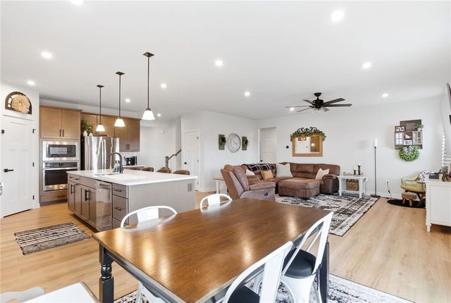 2016 Creswell Drive, Beavercreek, OH 45434