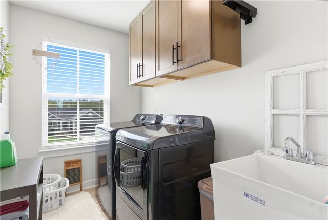 2016 Creswell Drive, Beavercreek, OH 45434