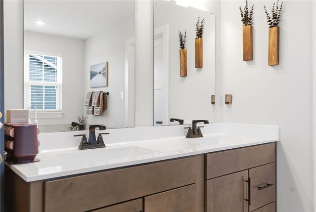 2016 Creswell Drive, Beavercreek, OH 45434