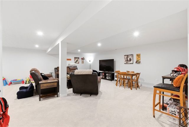 2016 Creswell Drive, Beavercreek, OH 45434