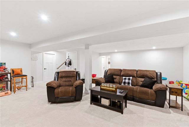 2016 Creswell Drive, Beavercreek, OH 45434