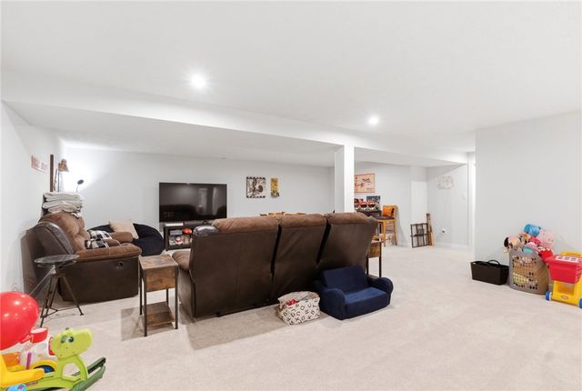 2016 Creswell Drive, Beavercreek, OH 45434