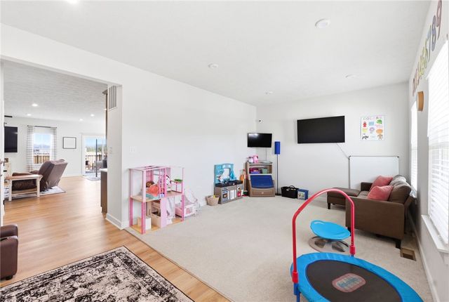 2016 Creswell Drive, Beavercreek, OH 45434