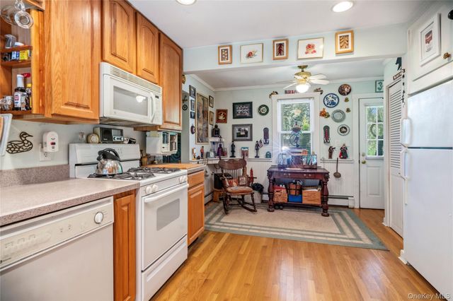 34 Melville Road, Huntington Station, NY 11746