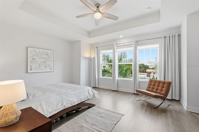 262 8TH STREET N, St Petersburg, FL 33701