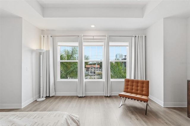 262 8TH STREET N, St Petersburg, FL 33701