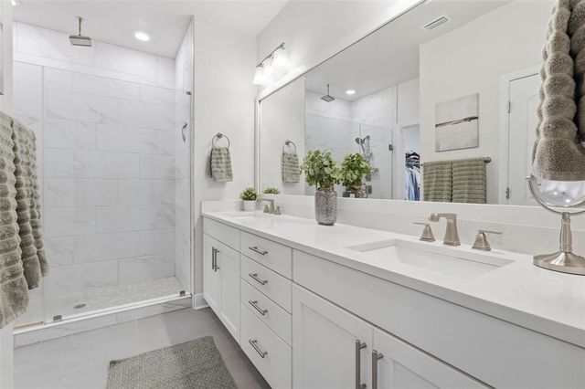 262 8TH STREET N, St Petersburg, FL 33701