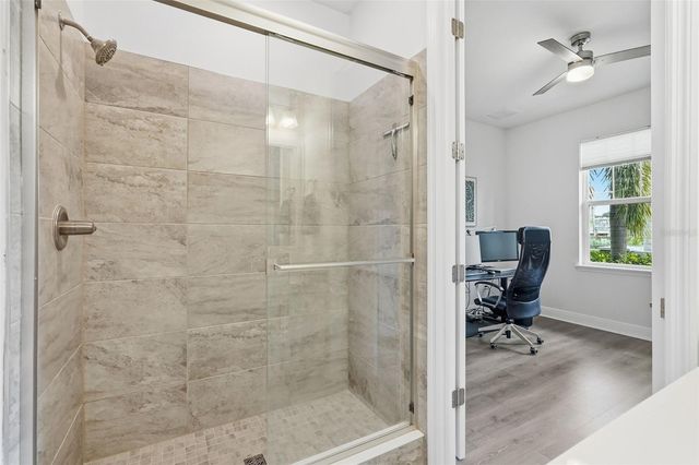 262 8TH STREET N, St Petersburg, FL 33701