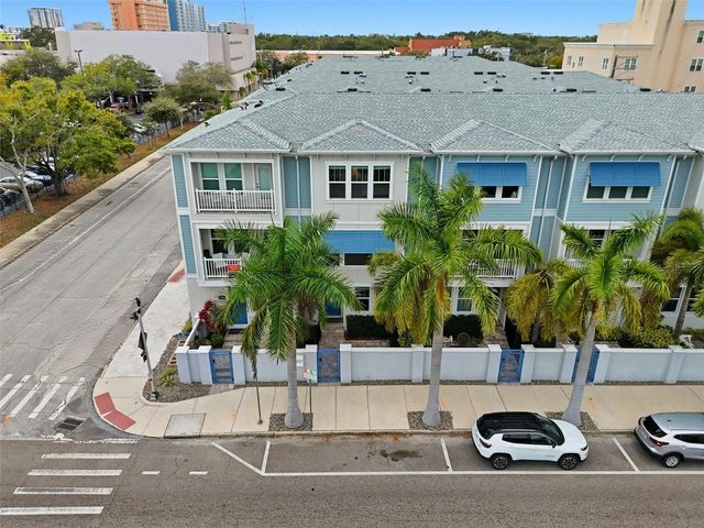 262 8TH STREET N, St Petersburg, FL 33701