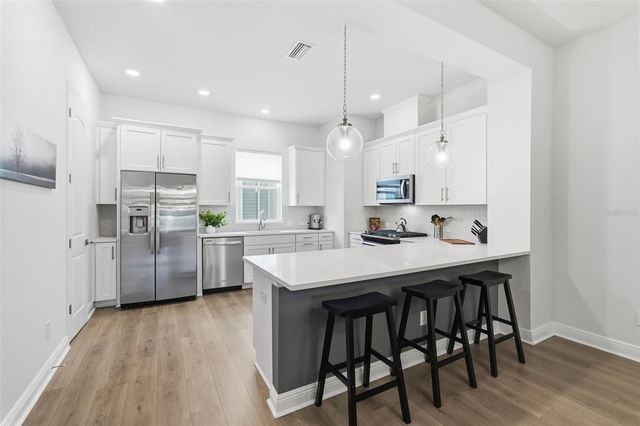 262 8TH STREET N, St Petersburg, FL 33701