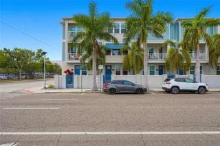 262 8TH STREET N, St Petersburg, FL 33701