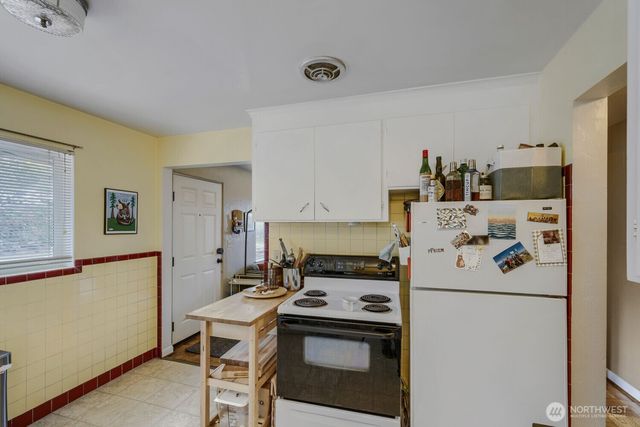 4903 3rd Avenue NW, Seattle, WA 98107