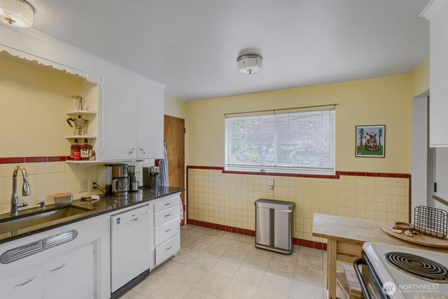 4903 3rd Avenue NW, Seattle, WA 98107