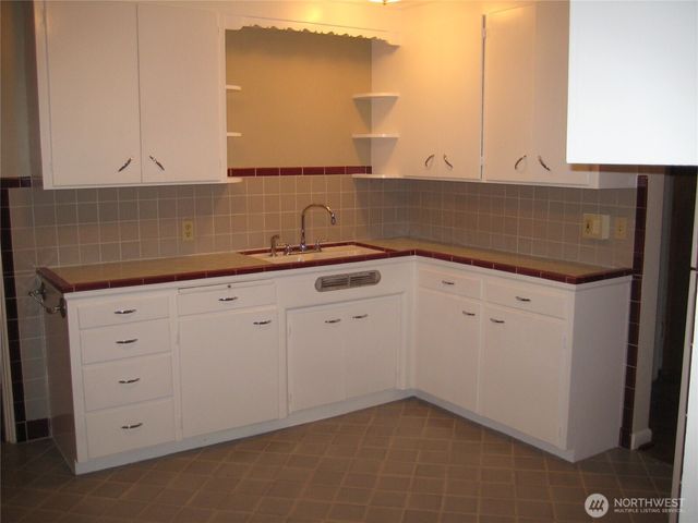 4903 3rd Avenue NW, Seattle, WA 98107