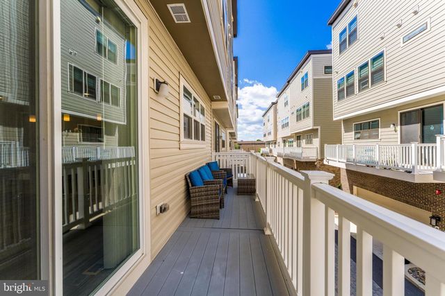 8269 FRONT LOOP, Rockville, MD 20855