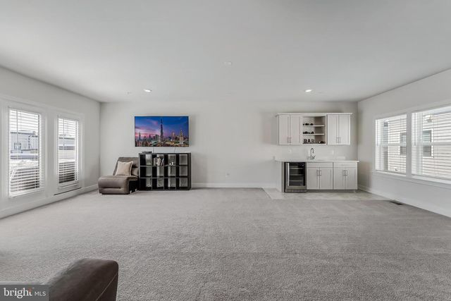 8269 FRONT LOOP, Rockville, MD 20855