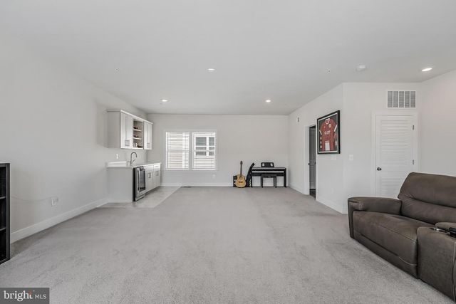 8269 FRONT LOOP, Rockville, MD 20855