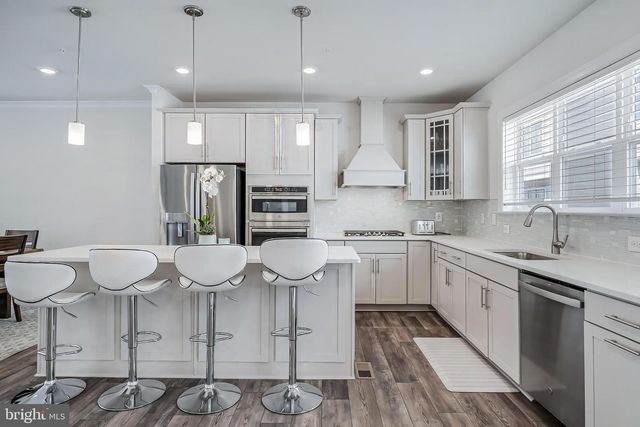 8269 FRONT LOOP, Rockville, MD 20855